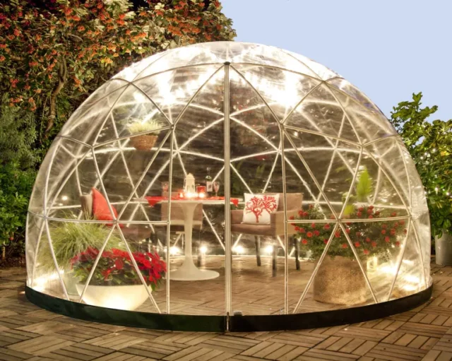 camera da giardino moderna in stile igloo