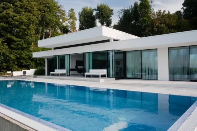 casa moderna e piscina