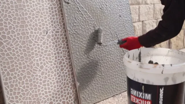 Come posare il gres porcellanato all'esterno: pittura