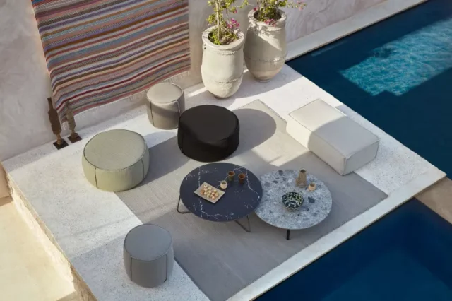idee di mobili da giardino: Go Modern Furniture sgabelli bassi
