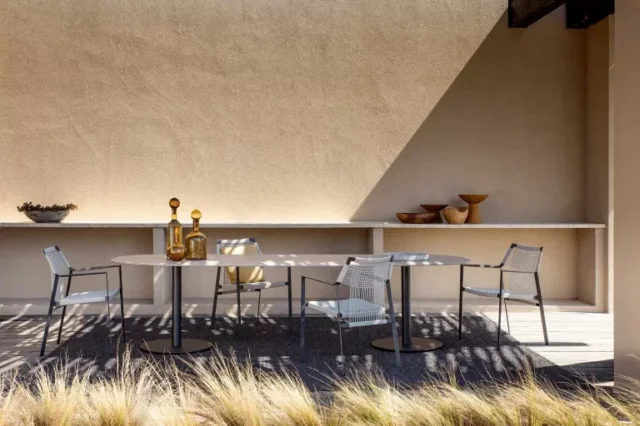 idee mobili da giardino: Go Modern Furniture set da pranzo