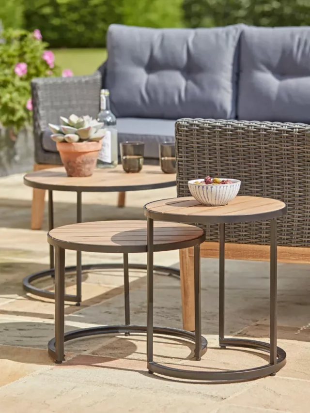 idee per il tavolo da giardino: trio di tavoli nidificanti di Cox & Cox