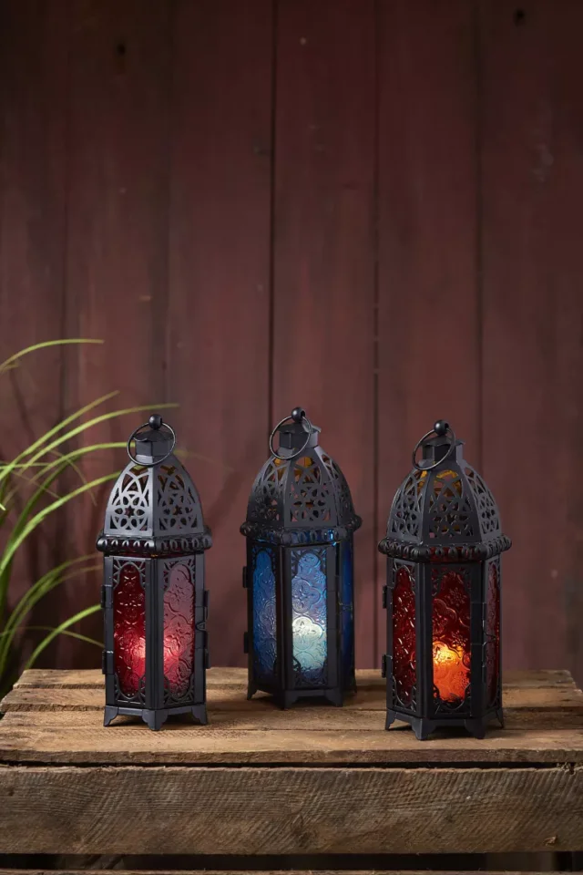 idee per l'illuminazione del patio: lanterne marocchine