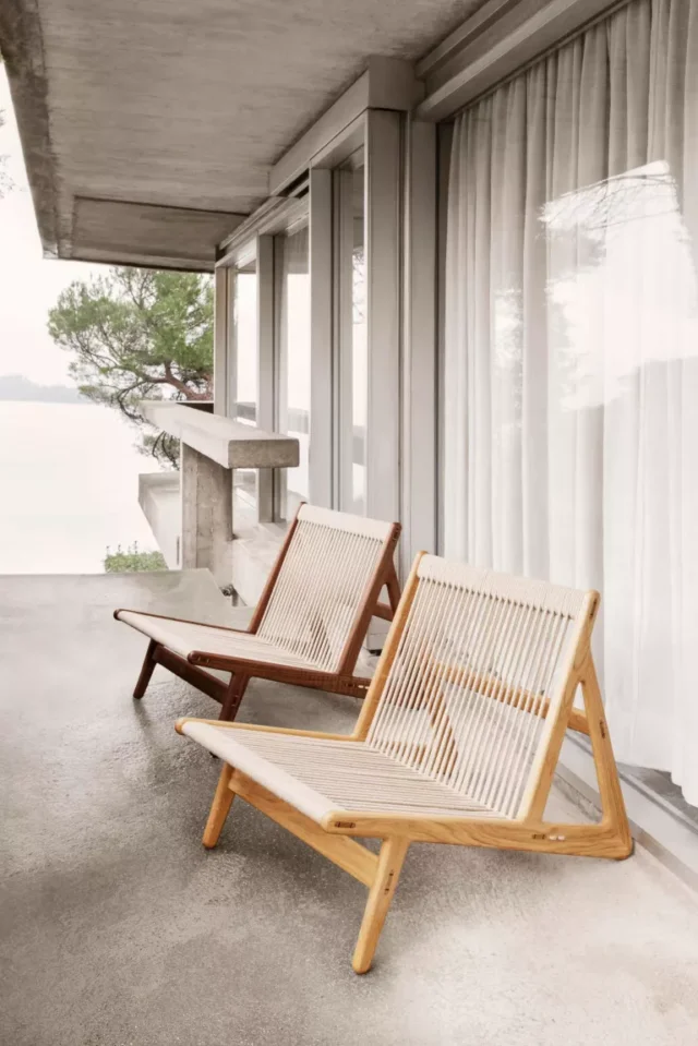 idee per sedersi all'aperto: sedie in corda di legno nest