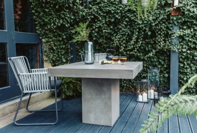 idee tavolo da giardino: Barker and Stonehouse tavolo da pranzo da giardino grigio