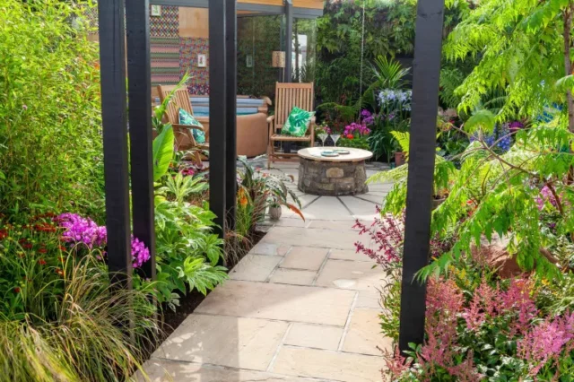 Jungle fever garden progettato da Pip Probert per RHS Tatton Park 2018